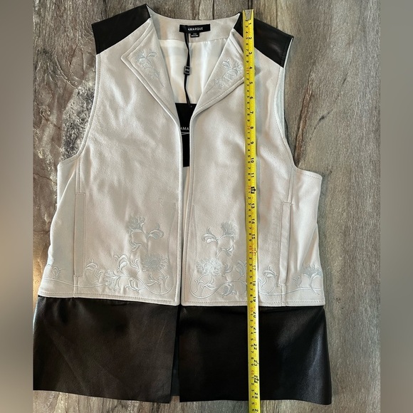 Lamarque Goat Suede / Leather Vest Light Grey with Flower Design Loose Fit - Picture 16 of 16